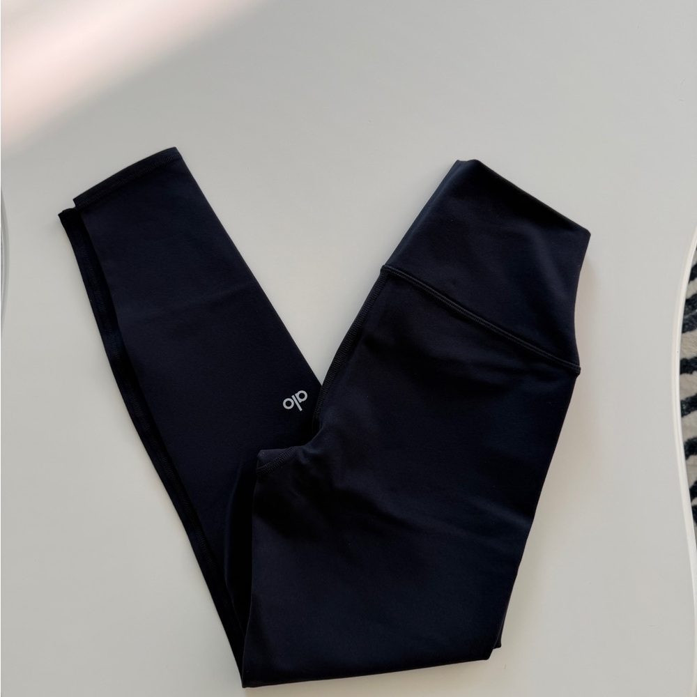 ALO Yoga 7/8 High-Waist Airbrush Black Leggings